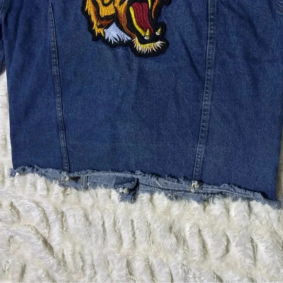 LOVE TREE Women’s Denim Embroidered Tiger Jacket - Picture 8 of 13